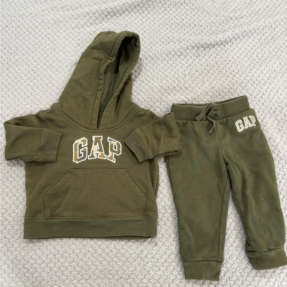 GAP Olive Green sweatsuit 12-18 months